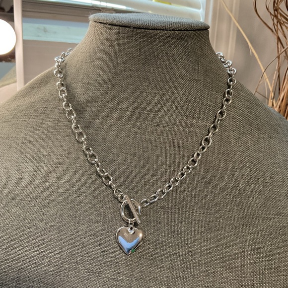 Silver Tone stainless steel Chain Linked Heart Toggle Necklace. - Picture 3 of 5